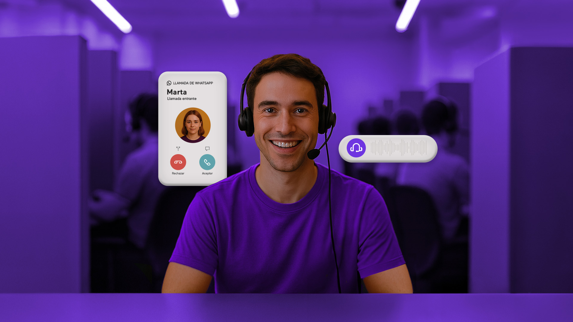 Agente de contact center recibiendo llamada de WhatsApp desde Omnichannel Contact Center de Enreach